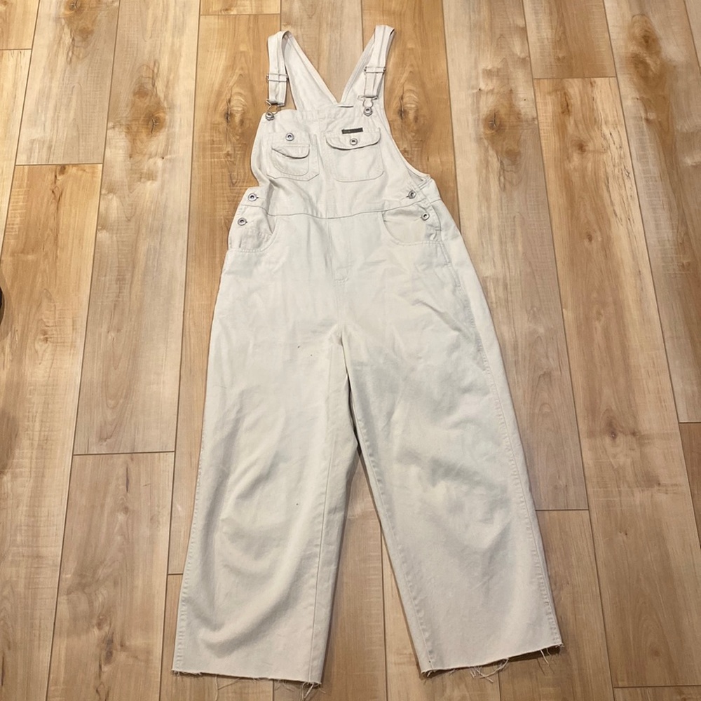 Khaki overalls NOT FP